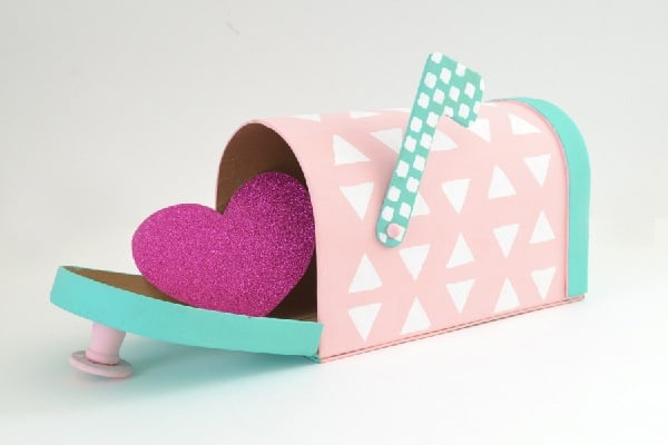 Valentines Mailbox with Heart inside